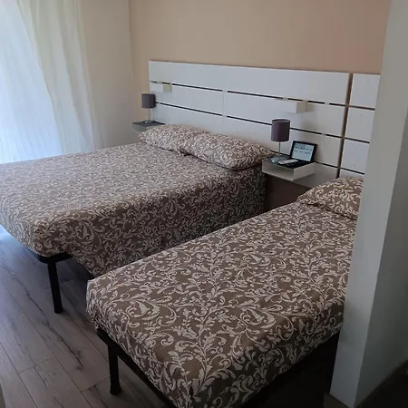 Accademia Πανσιόν 3*